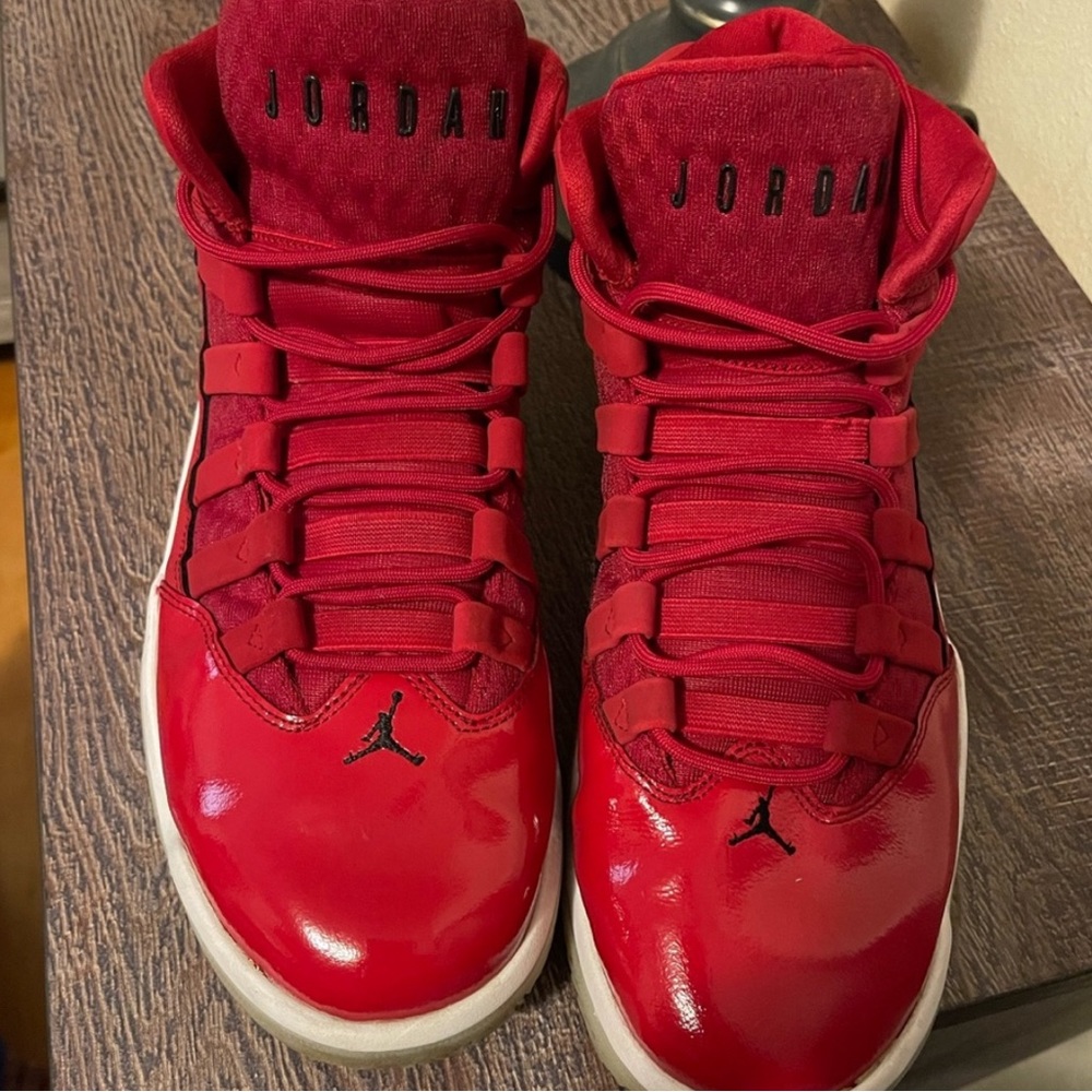 Men’s Red Jordan Aura Max